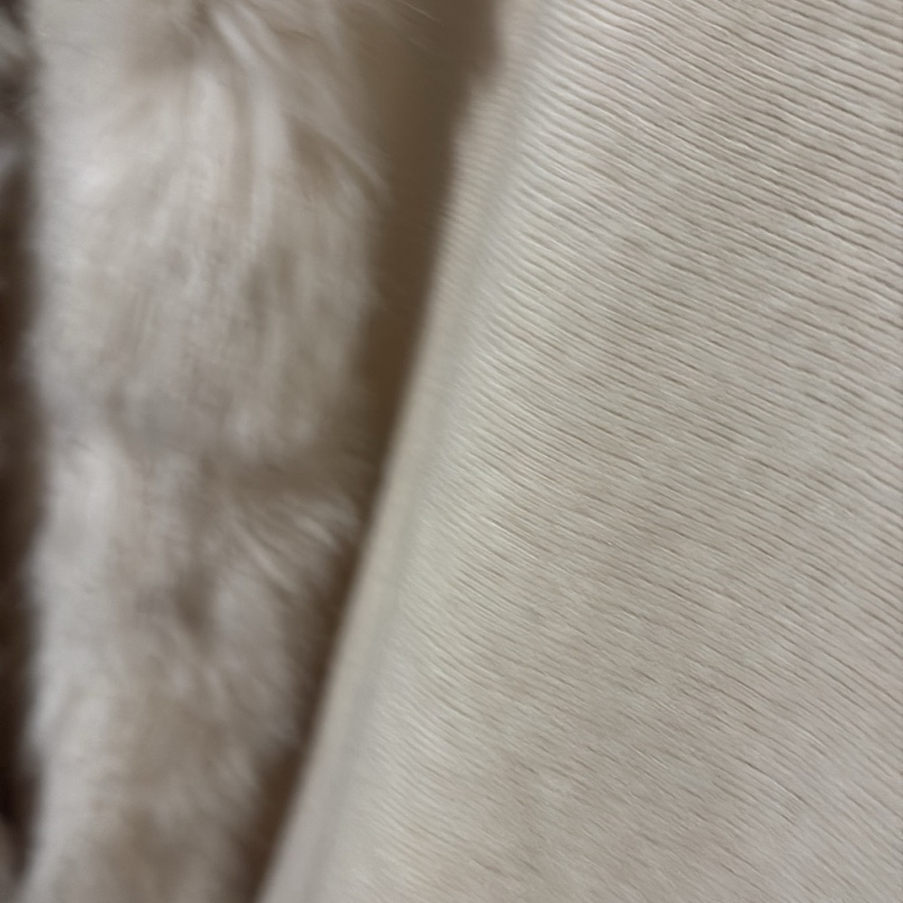This & That fur trimmed cape - Picture 3 of 10
